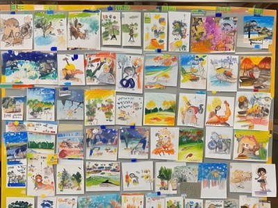 童真艺术盛宴，二年级硬笔书画展板风采展